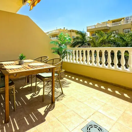 Апартаменты Primavera With Heated Pool