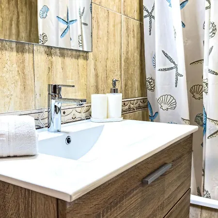 Apartman Primavera With Heated Pool