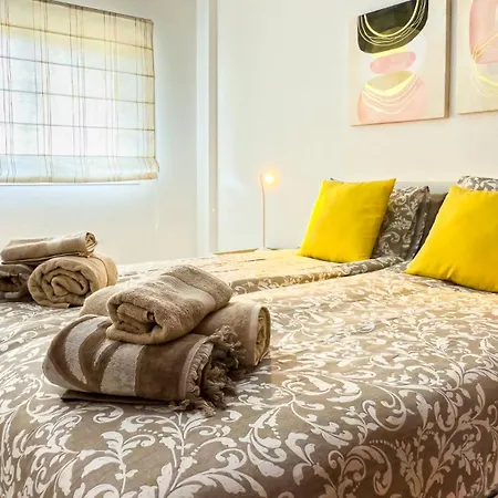 Primavera With Heated Pool Apartman *