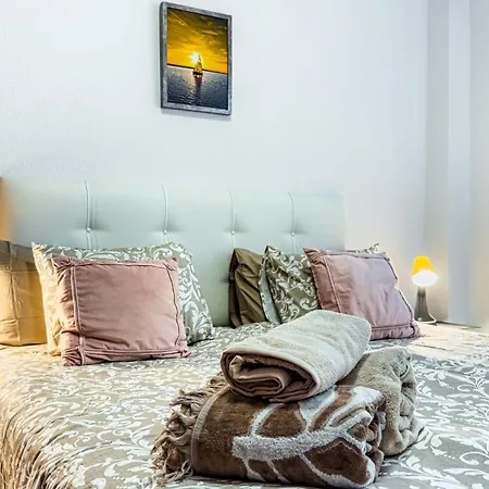 Primavera With Heated Pool Apartman *