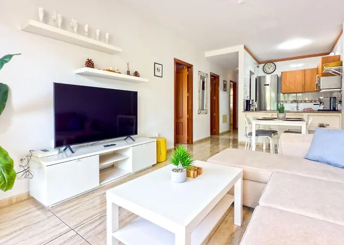 Primavera With Heated Pool Appartement