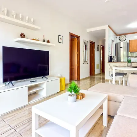 Primavera With Heated Pool Daire